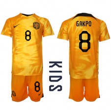 Nederländerna Cody Gakpo #8 Hemmaställ Barn VM 2022 Korta ärmar (+ Korta byxor)